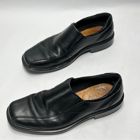ECCO Men’s Size 42 Black slip on shoe. - Picture 2 of 12